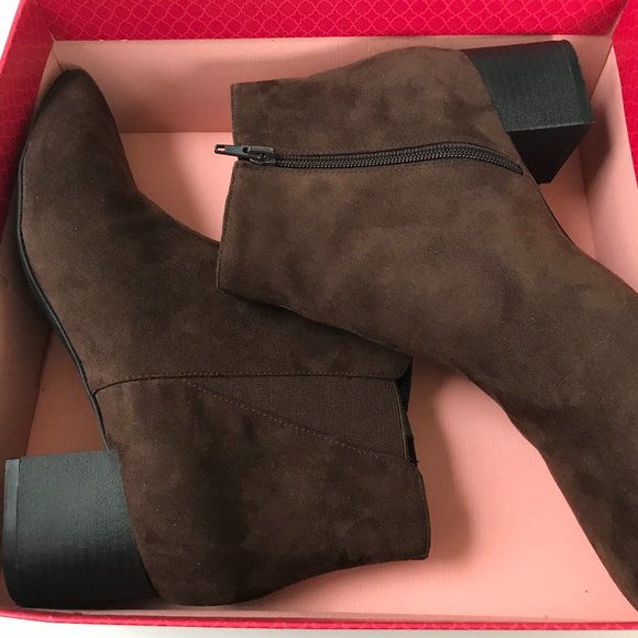 NWOT Kelly and Kate Brown Suede Ankle Booties - Picture 9 of 10